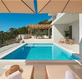 3 bedroom villa with pool and sea views Hvar island sleeps 6